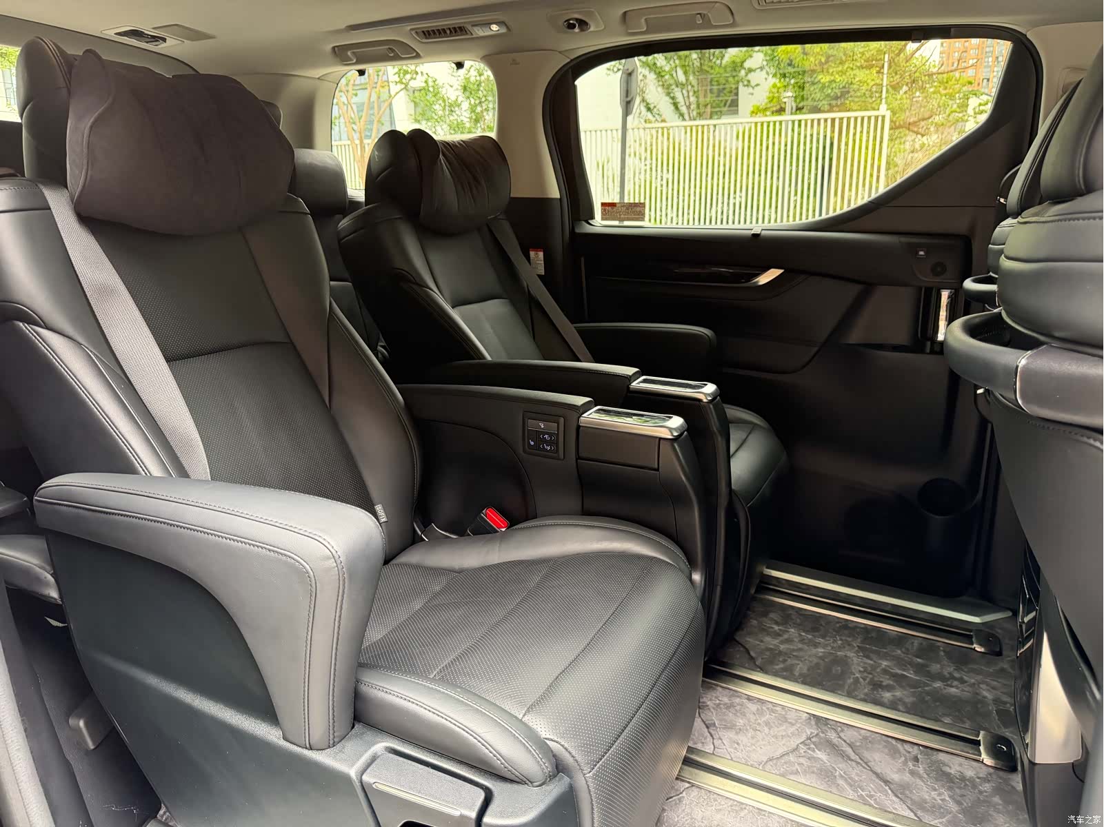 Toyota Vellfire, 2021 7