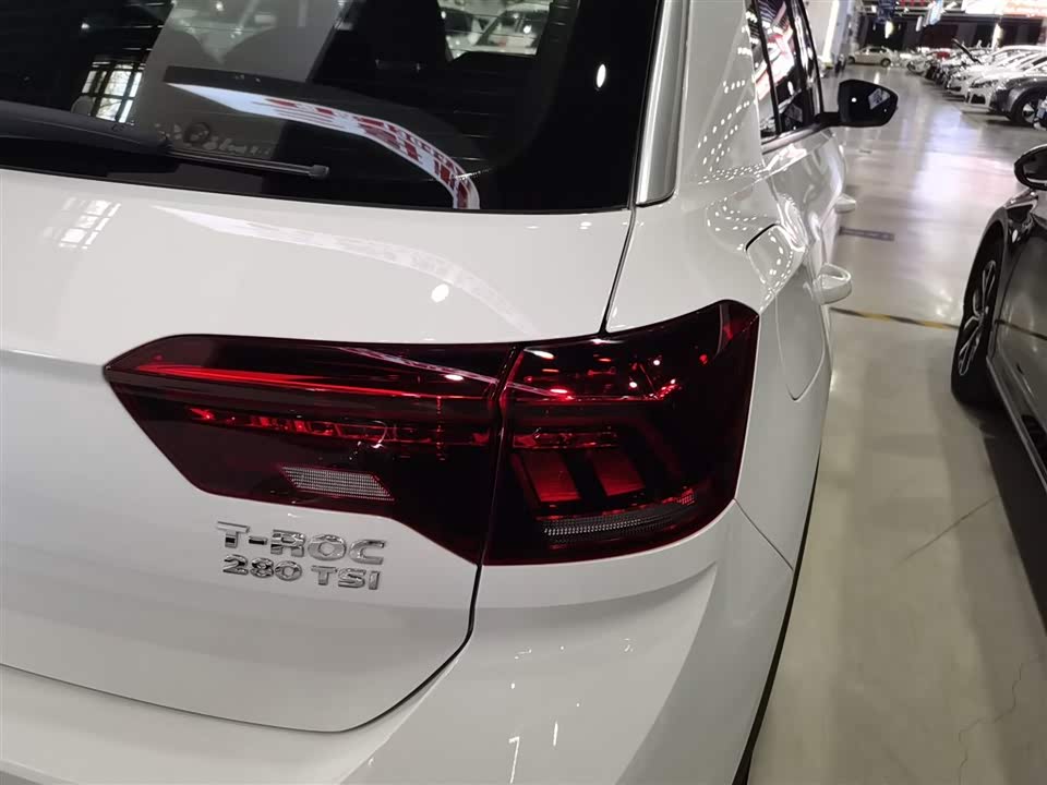 Volkswagen T-ROC exploring Songs