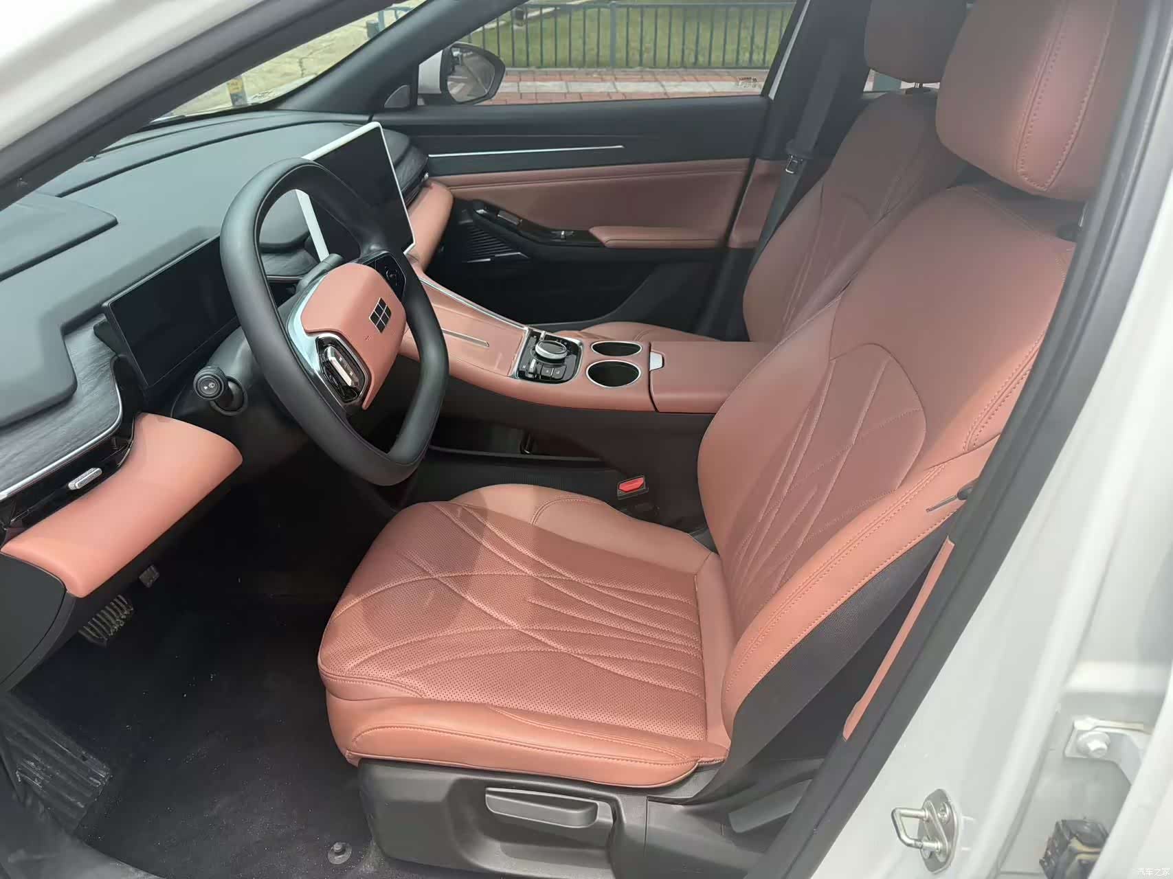 Geely Galaxy L6, 2025 4
