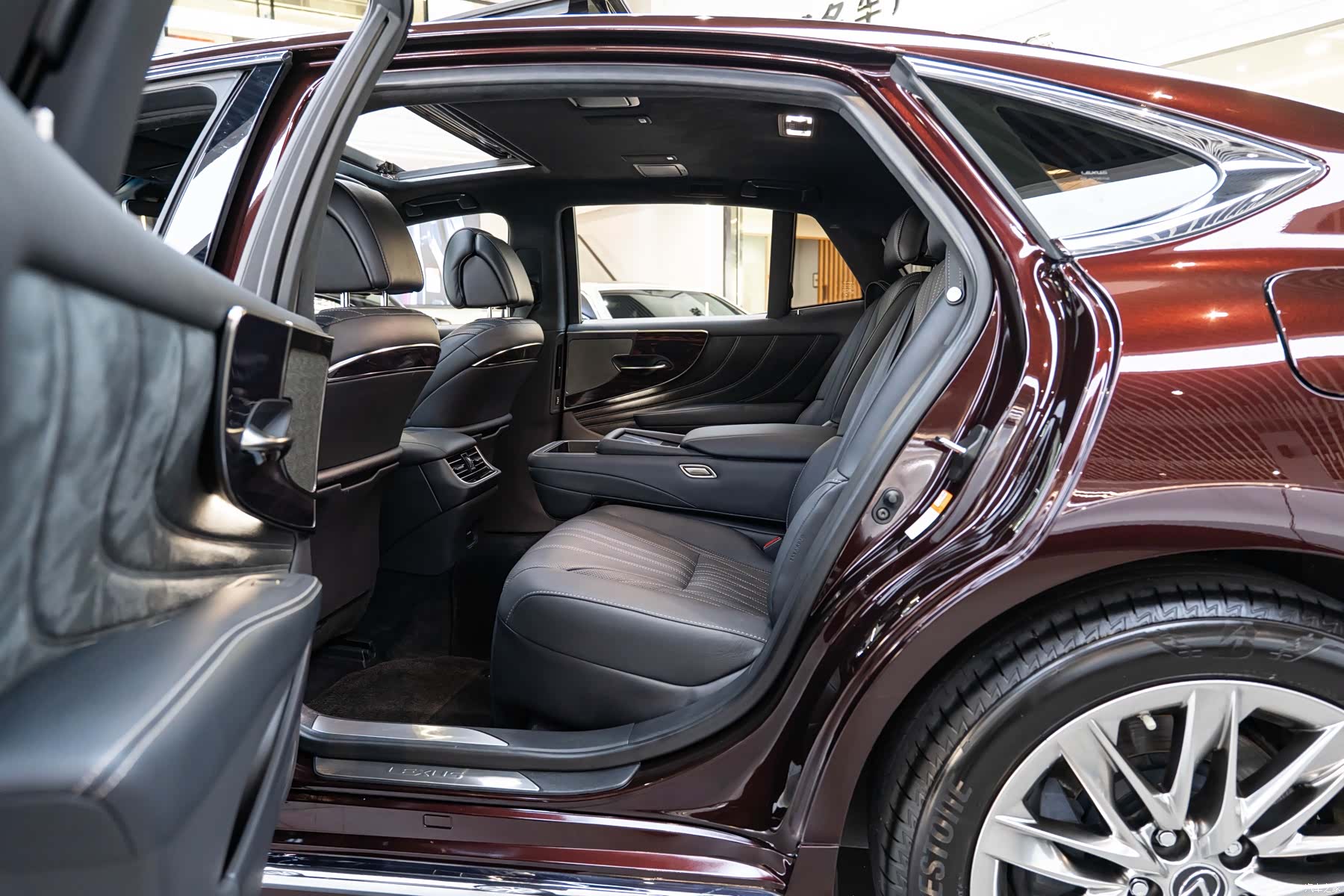 Lexus LS, 2022 10