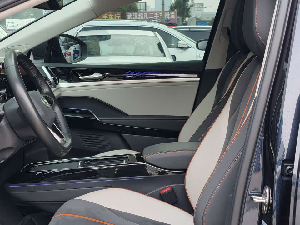 Volkswagen ID.6 CROZZ