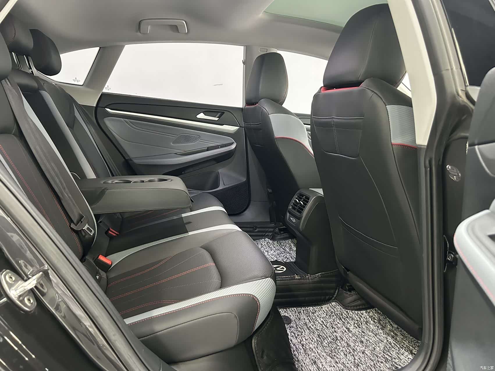 Volkswagen Lamando, 2024 15