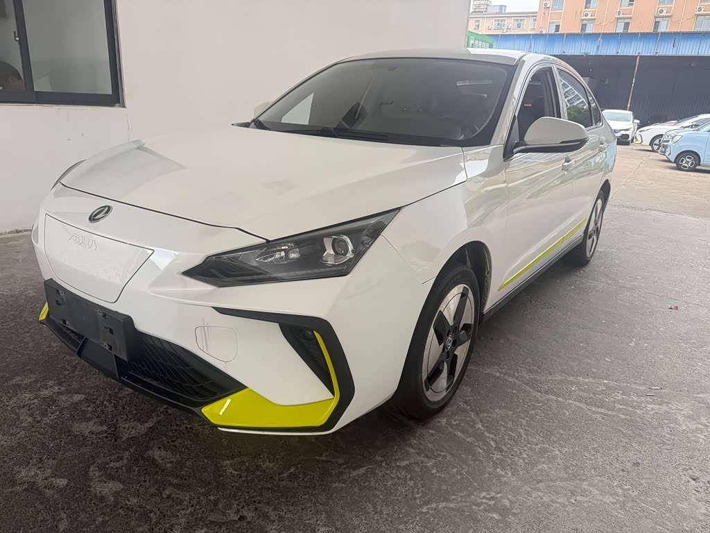 Dongfeng E70