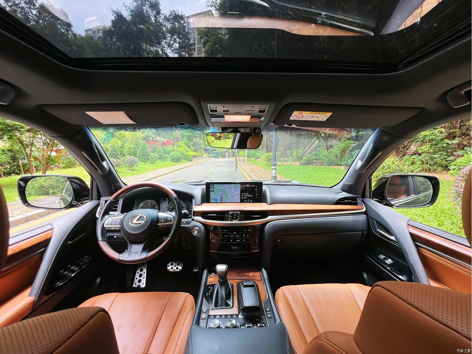 Lexus LX, 2022 4