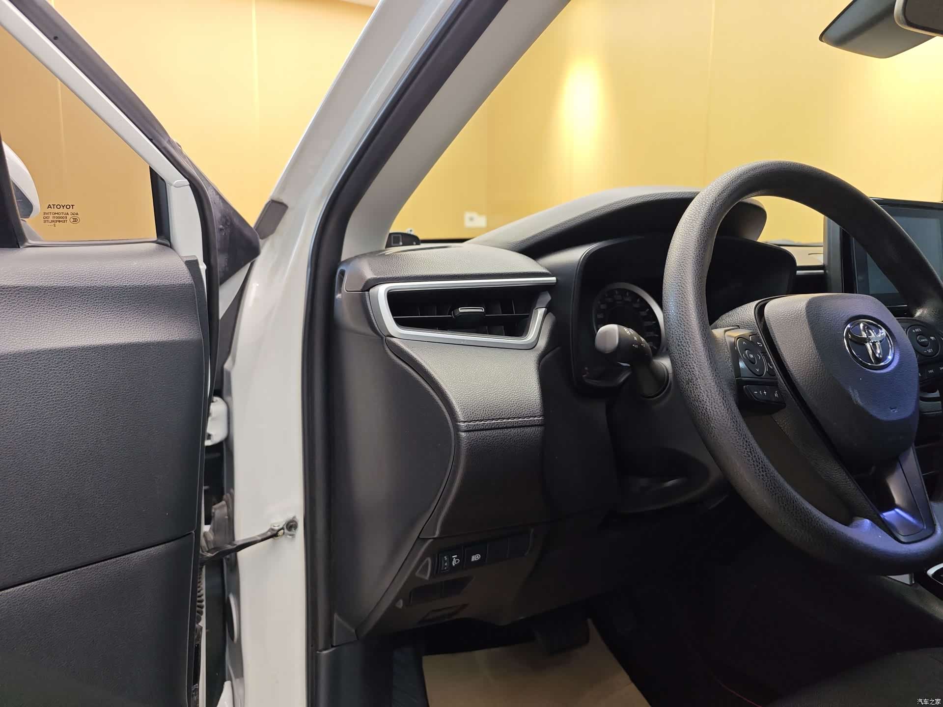 Toyota Corolla, 2023 11