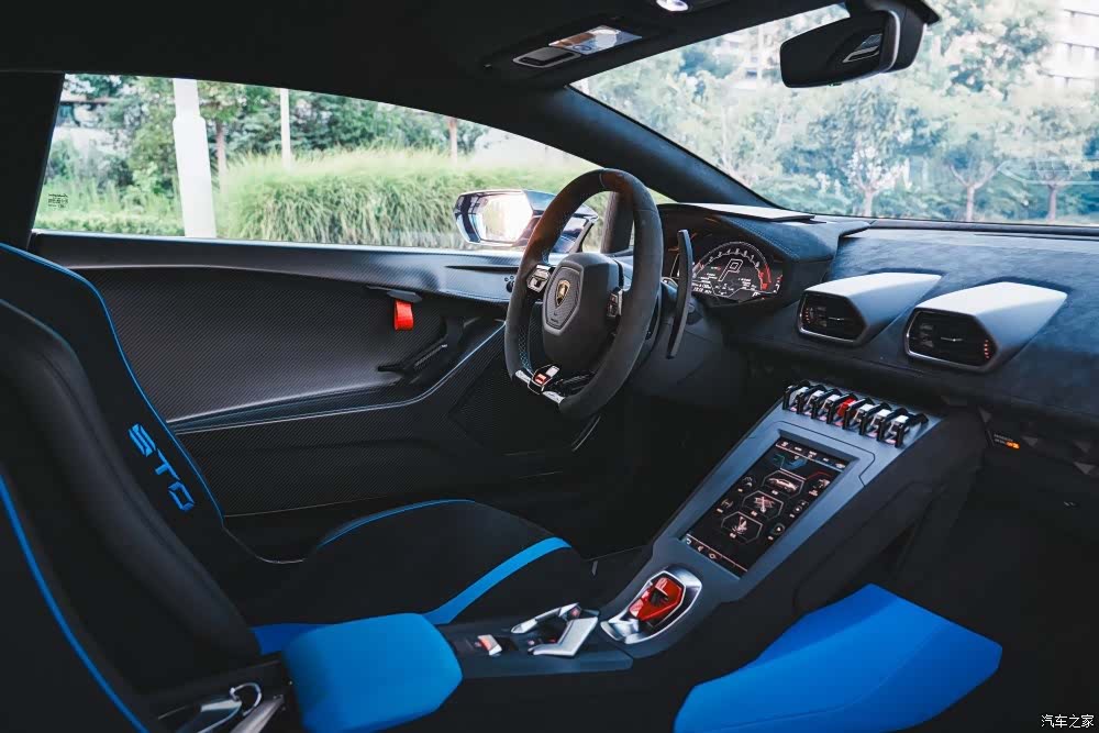 Lamborghini Huracán, 2023 3