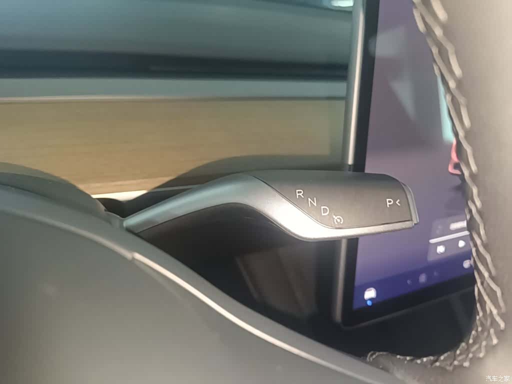 Tesla Model Y, 2022 14