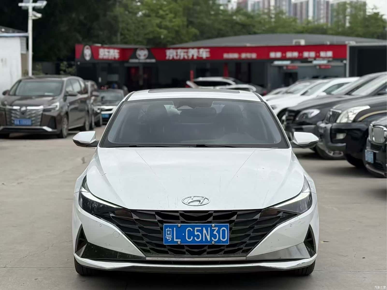 Hyundai Elantra, 2022 2