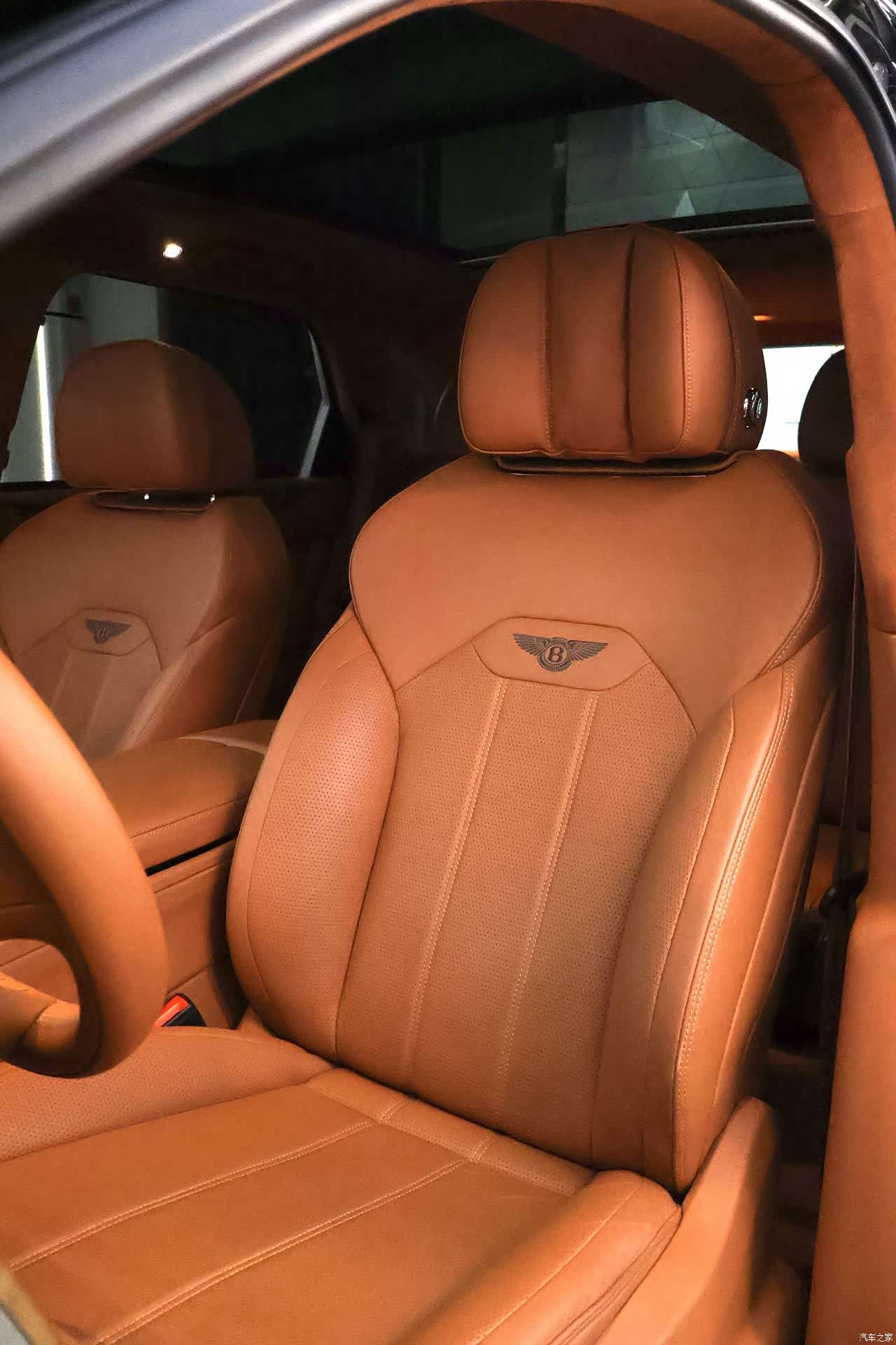 Bentley Bentayga, 2021 7