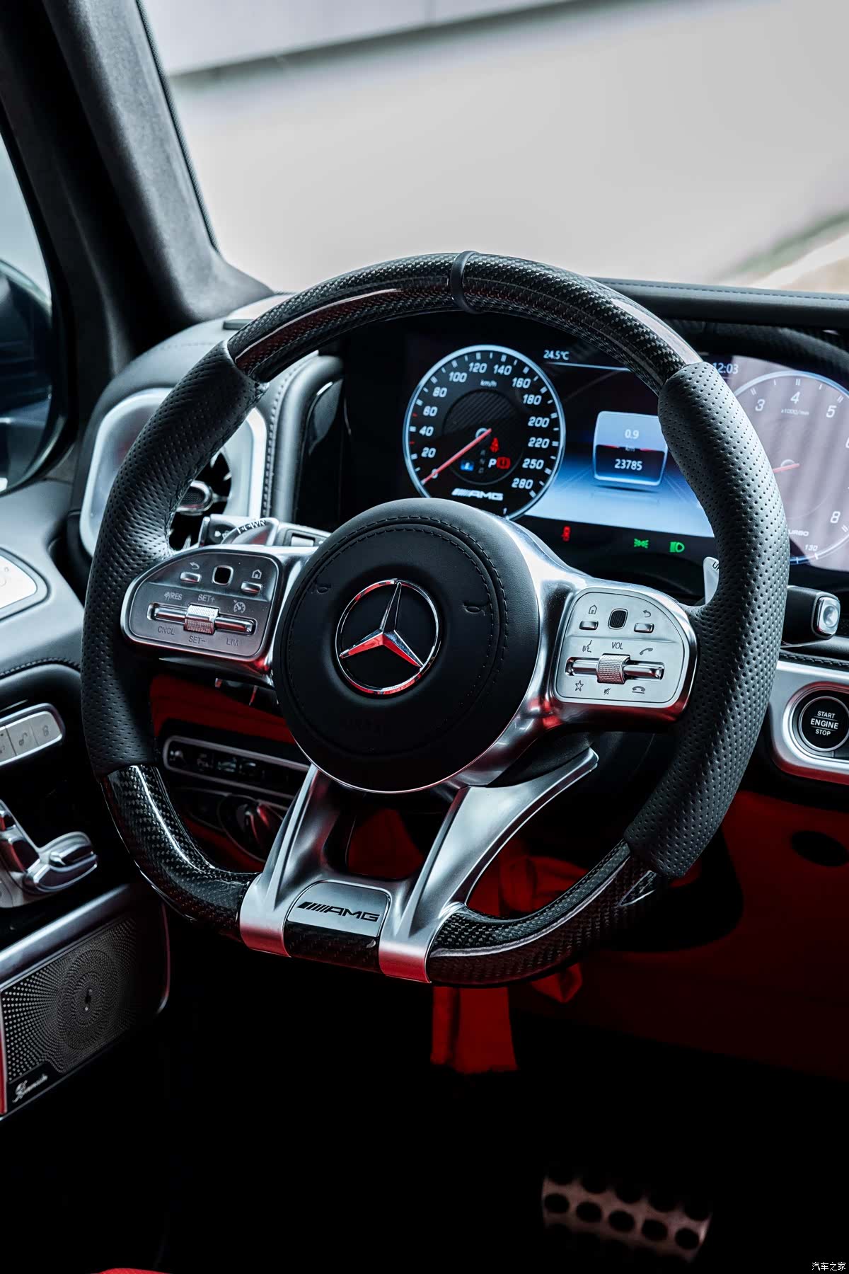 Mercedes-Benz G-Class, 2016 11