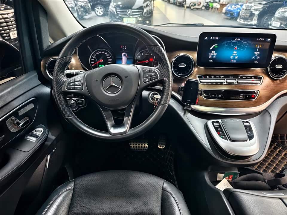 Mercedes-Benz V-class