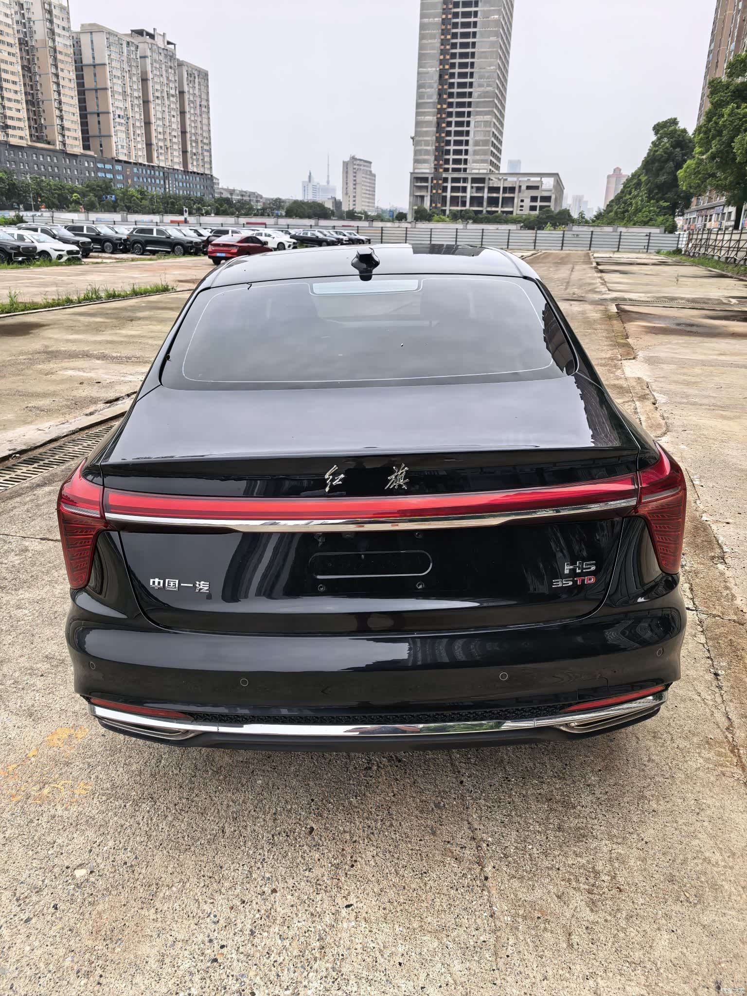 Hongqi H5, 2023 9