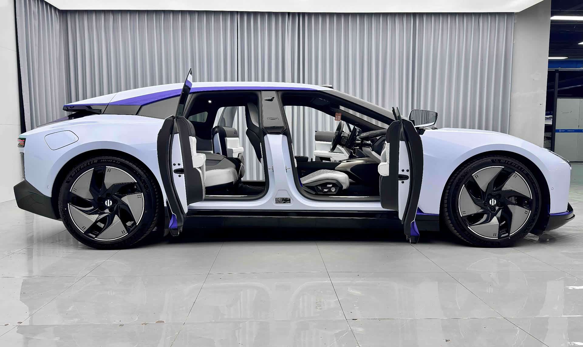 HiPhi Z, 2022 9