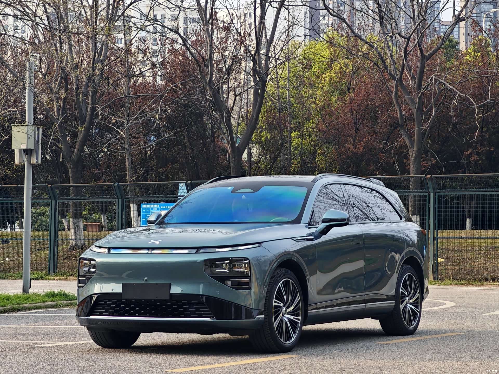 Xpeng G9, 2023 1