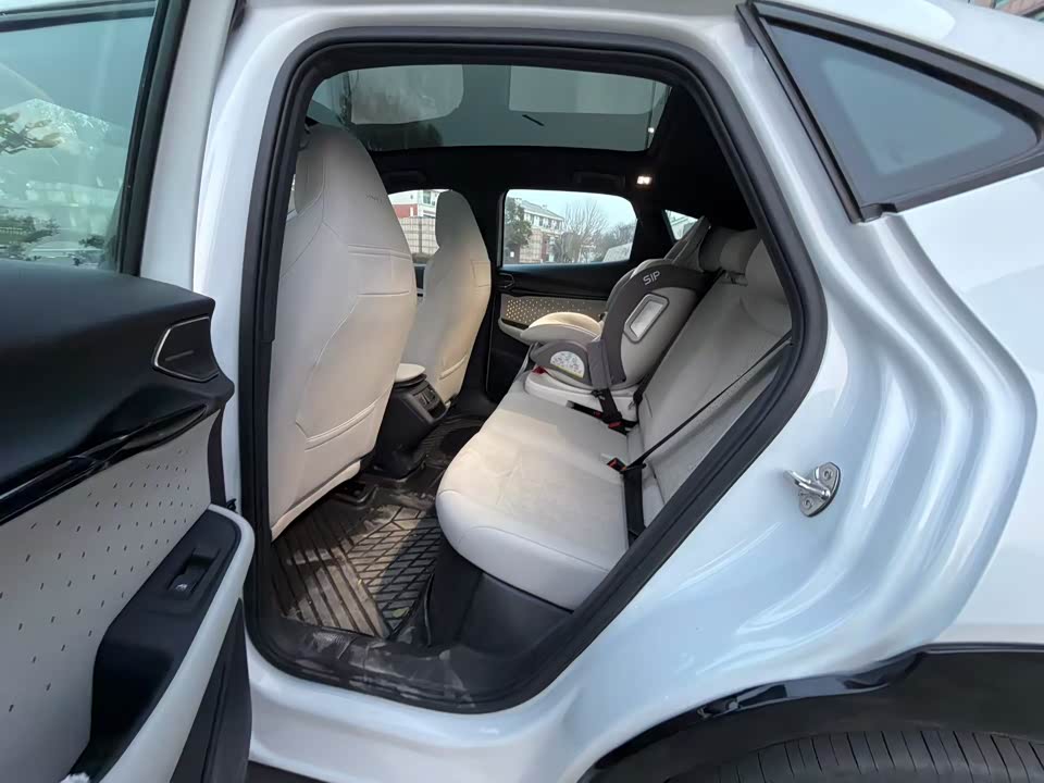 Volkswagen With the crowd 06