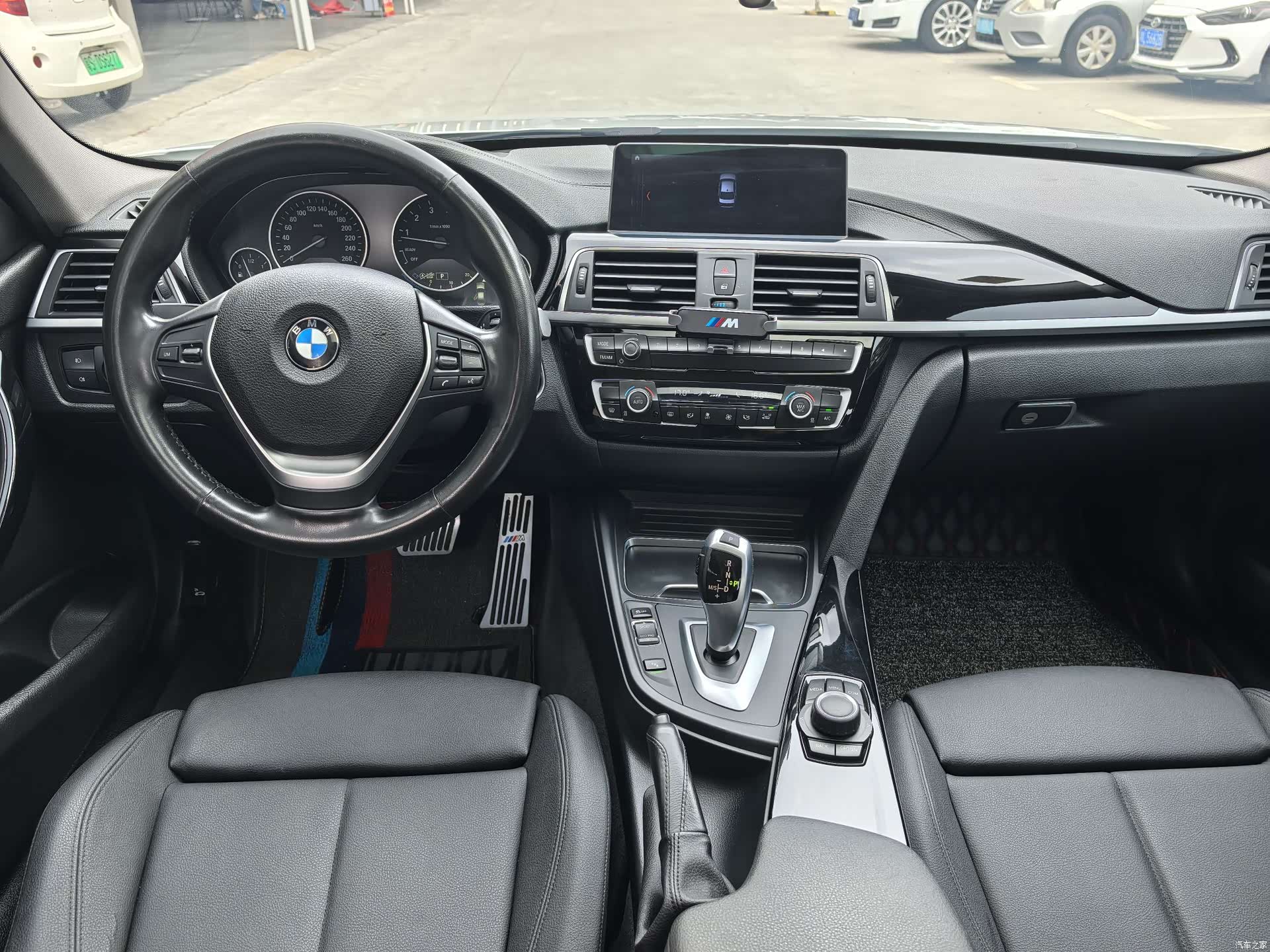 BMW 3 Series, 2018 все фото