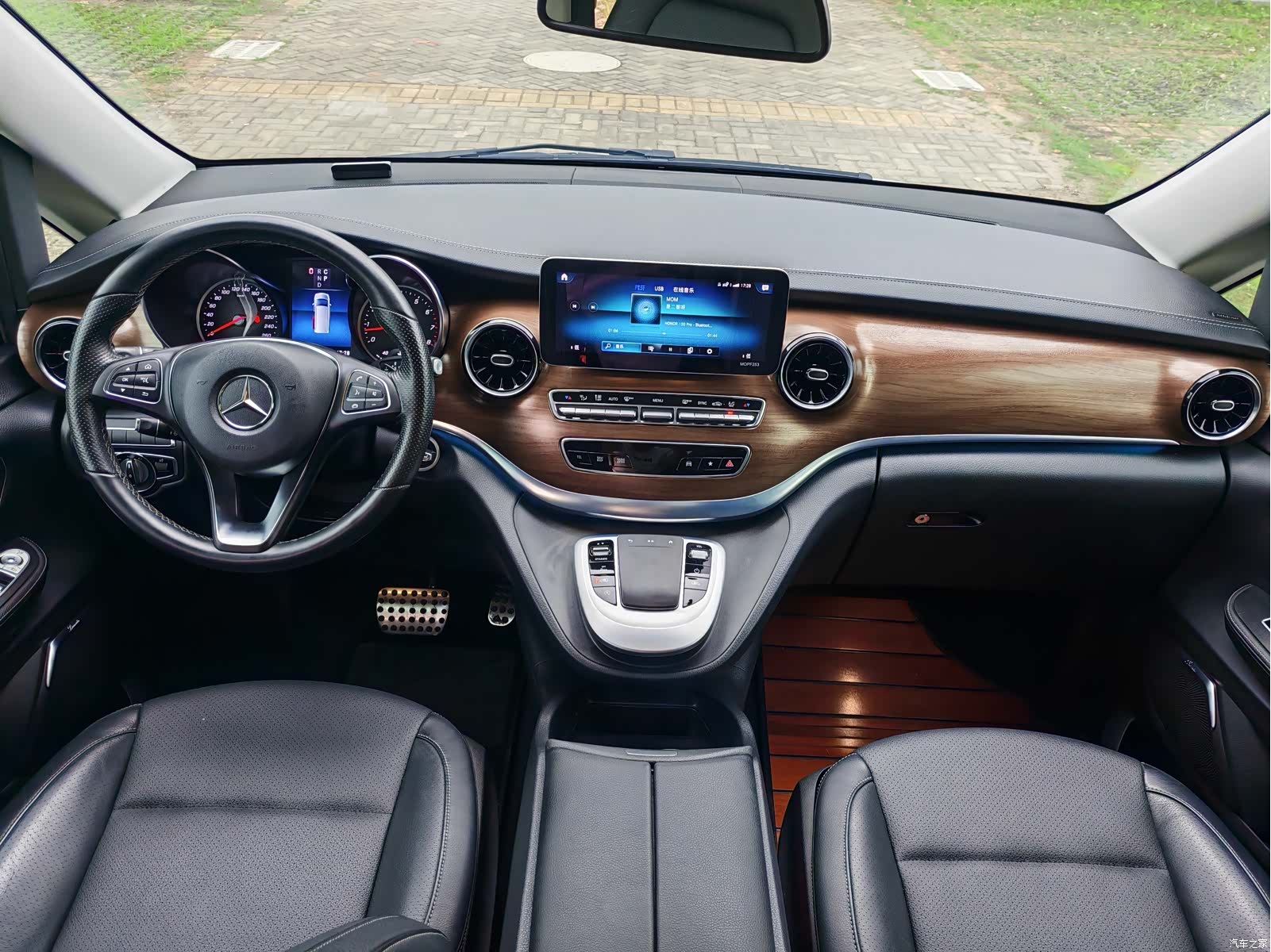 Mercedes-Benz V-Class, 2022 10