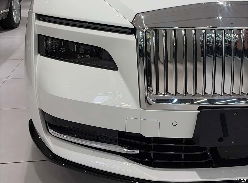 Rolls-Royce Spectre, 2026 14