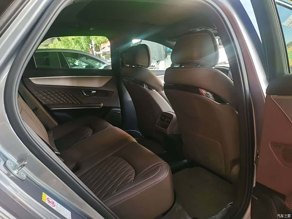 BYD Han, 2022 10