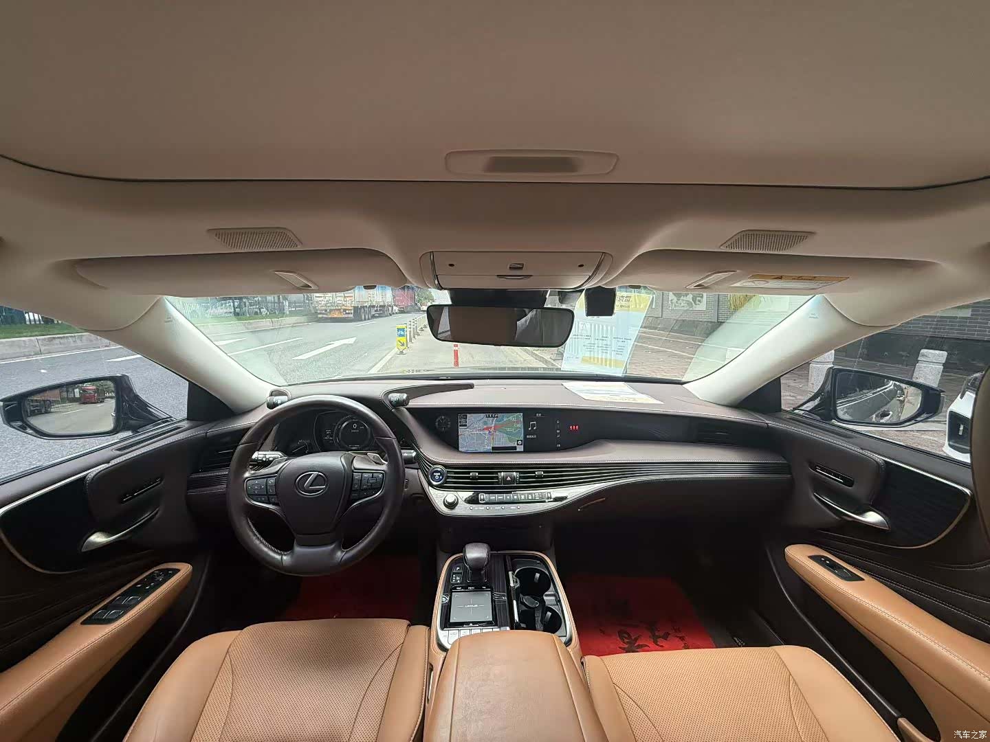 Lexus LS, 2020 7