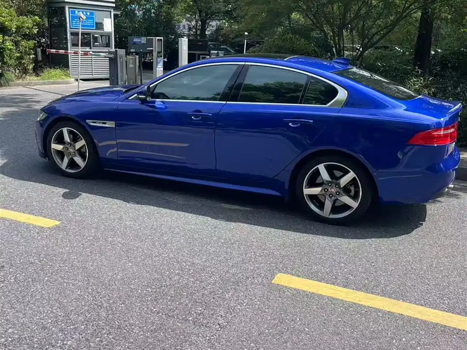 Jaguar XE