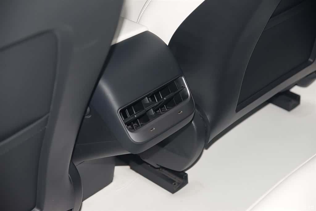 Tesla Model 3, 2021 12