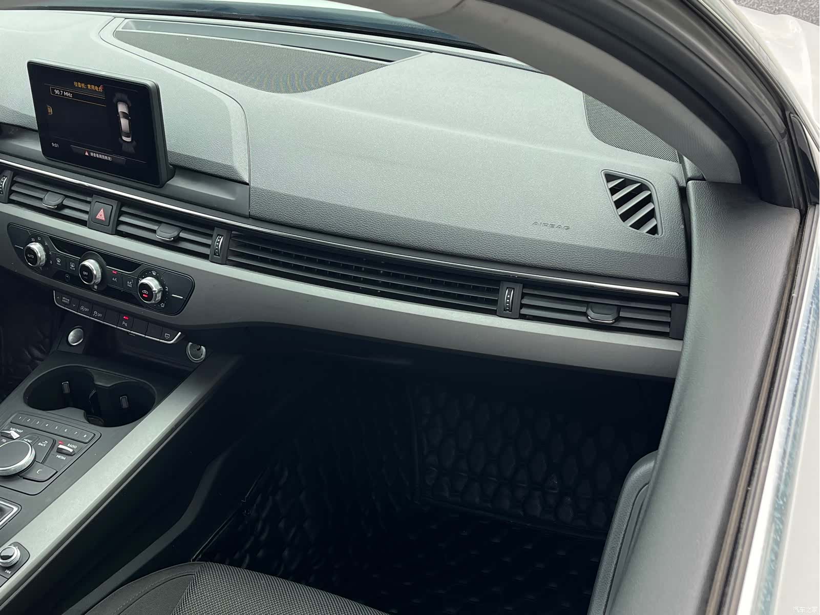 Audi A4L, 2018 17