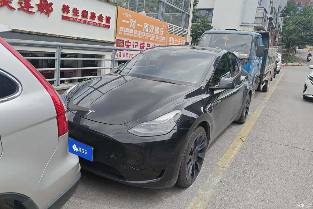 Tesla Model Y, 2022 2