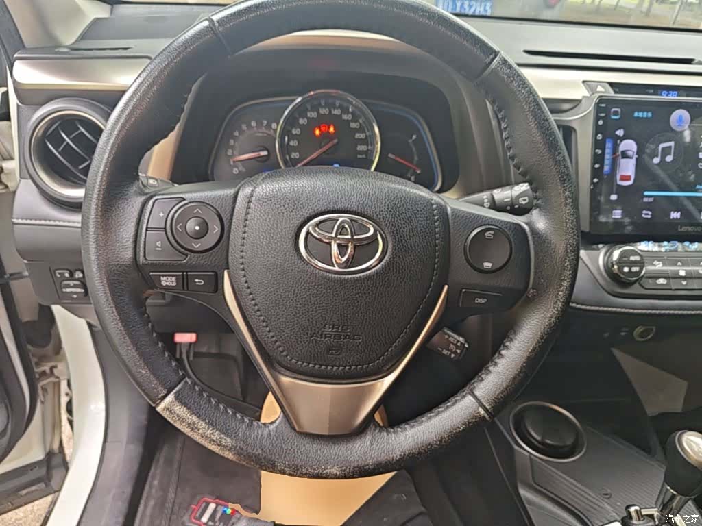 Toyota RAV4, 2015 7