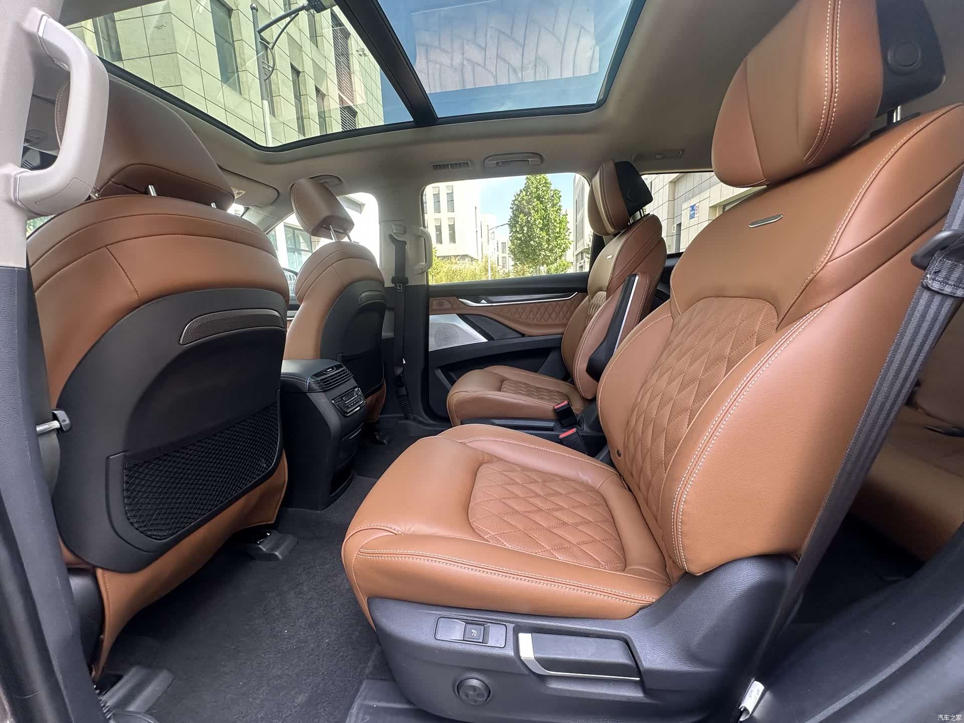 Maxus D90, 2018 16