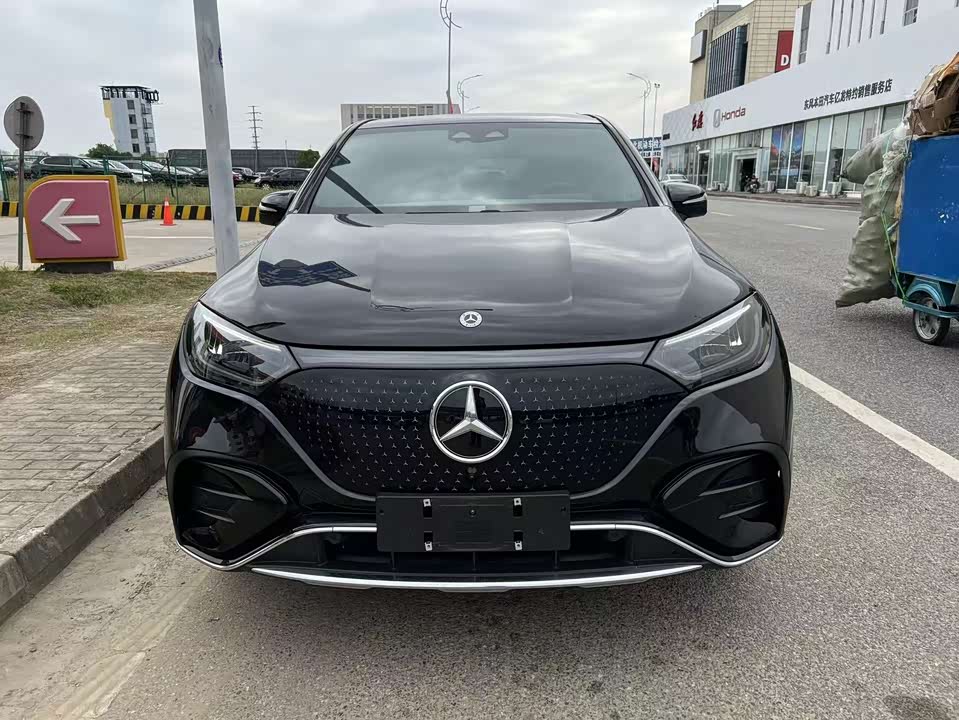 Mercedes-Benz EQE SUV