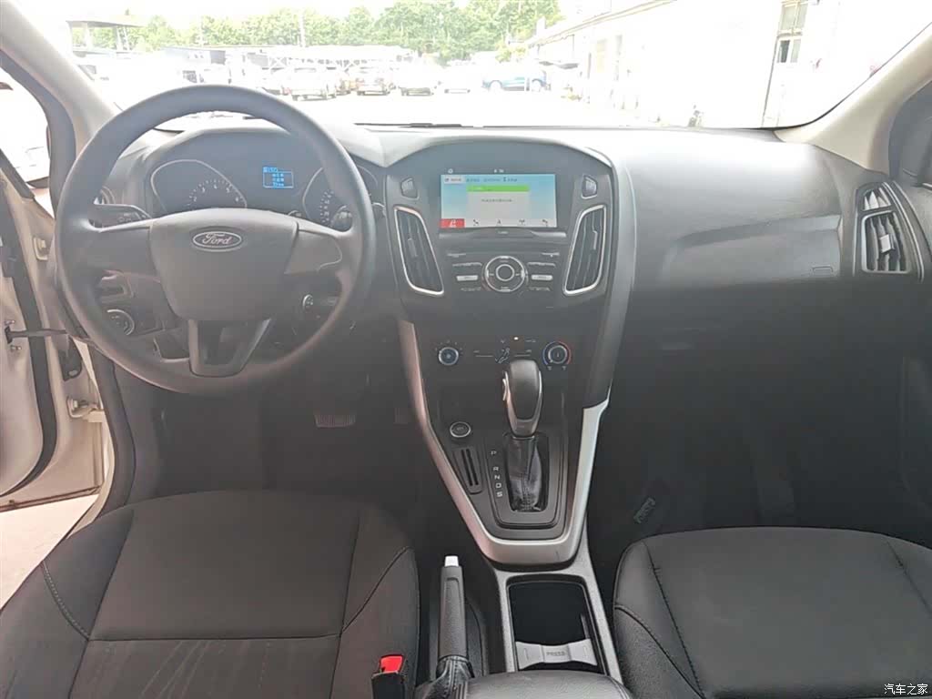 Ford Focus, 2019 10