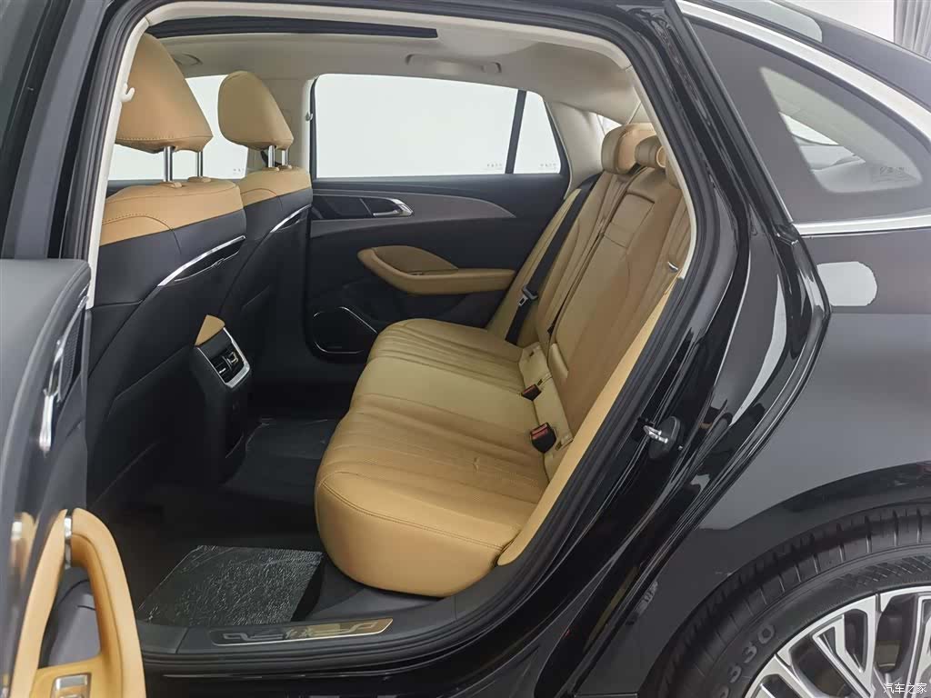 Hongqi H5, 2022 15