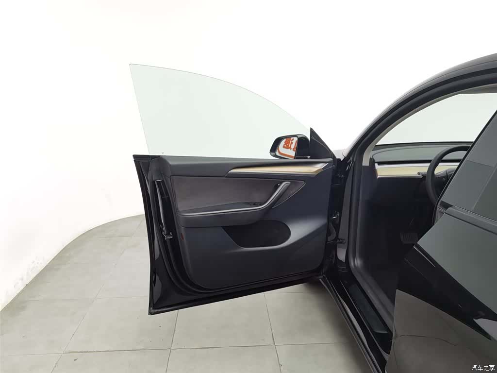 Tesla Model Y, 2021 8