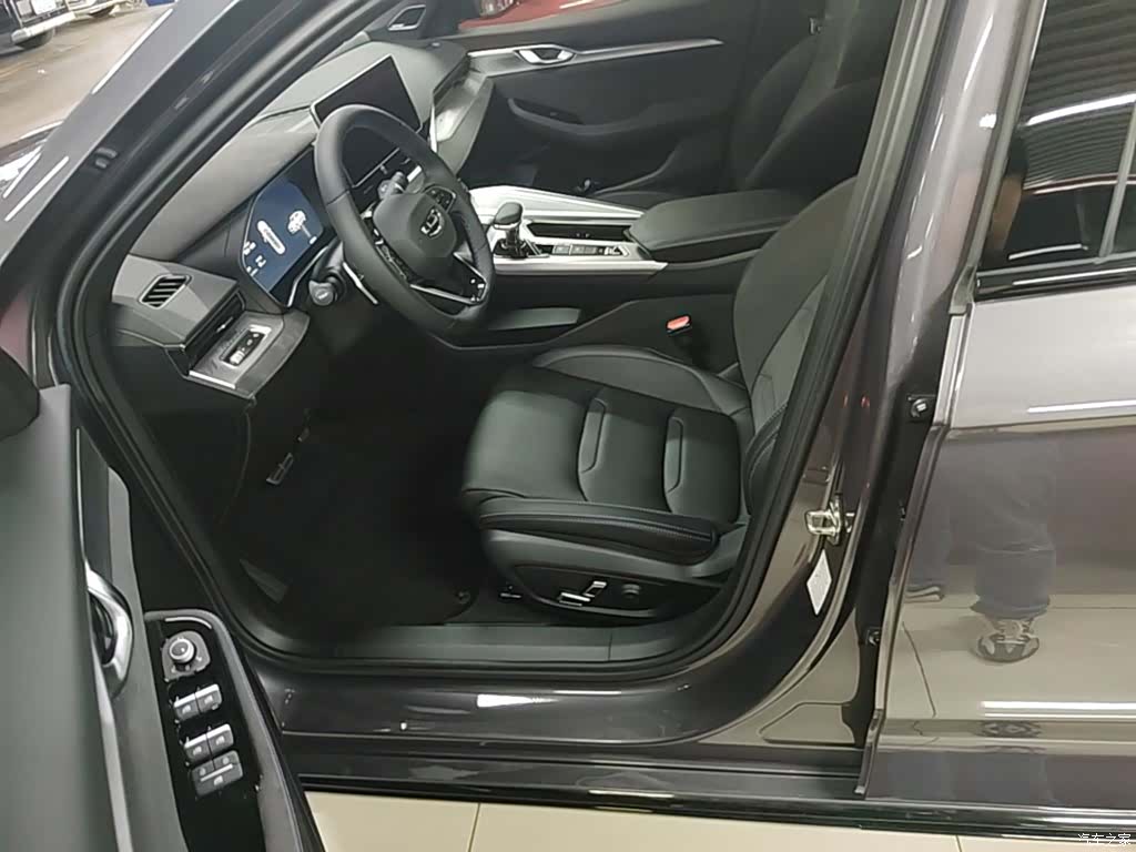 Geely Preface, 2024 15