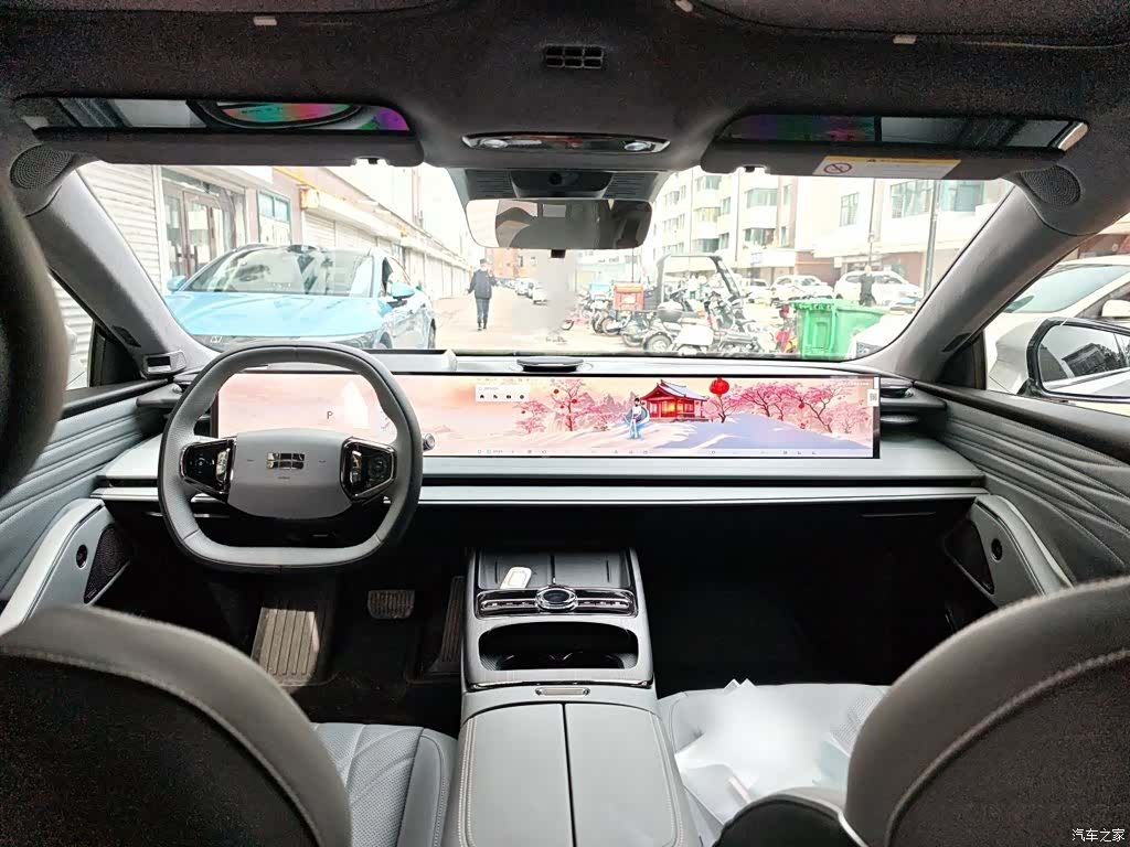 Geely E8, 2025 13
