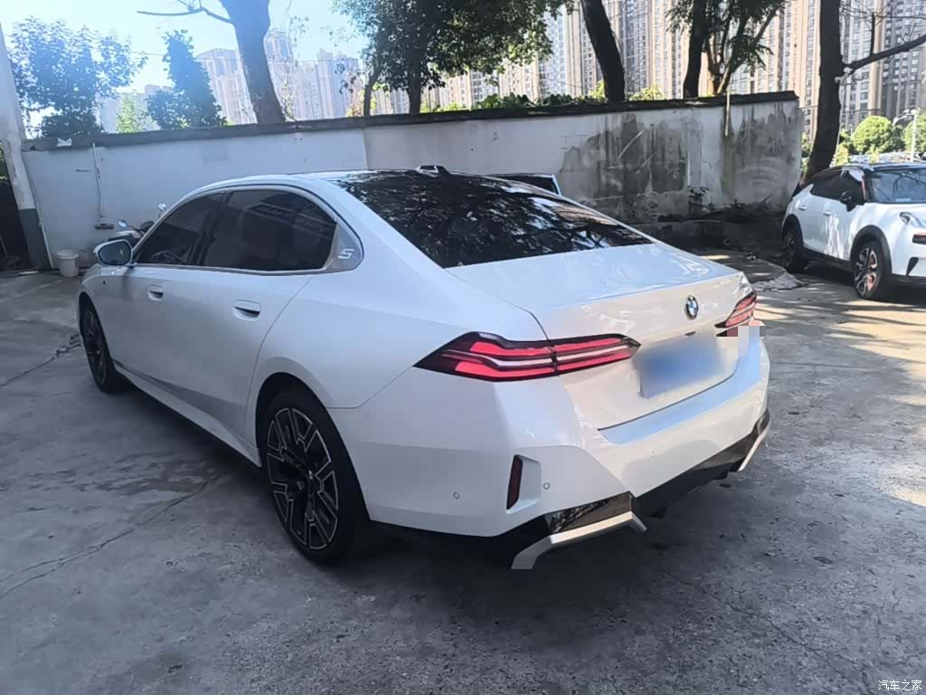 BMW 5 Series, 2024 все фото