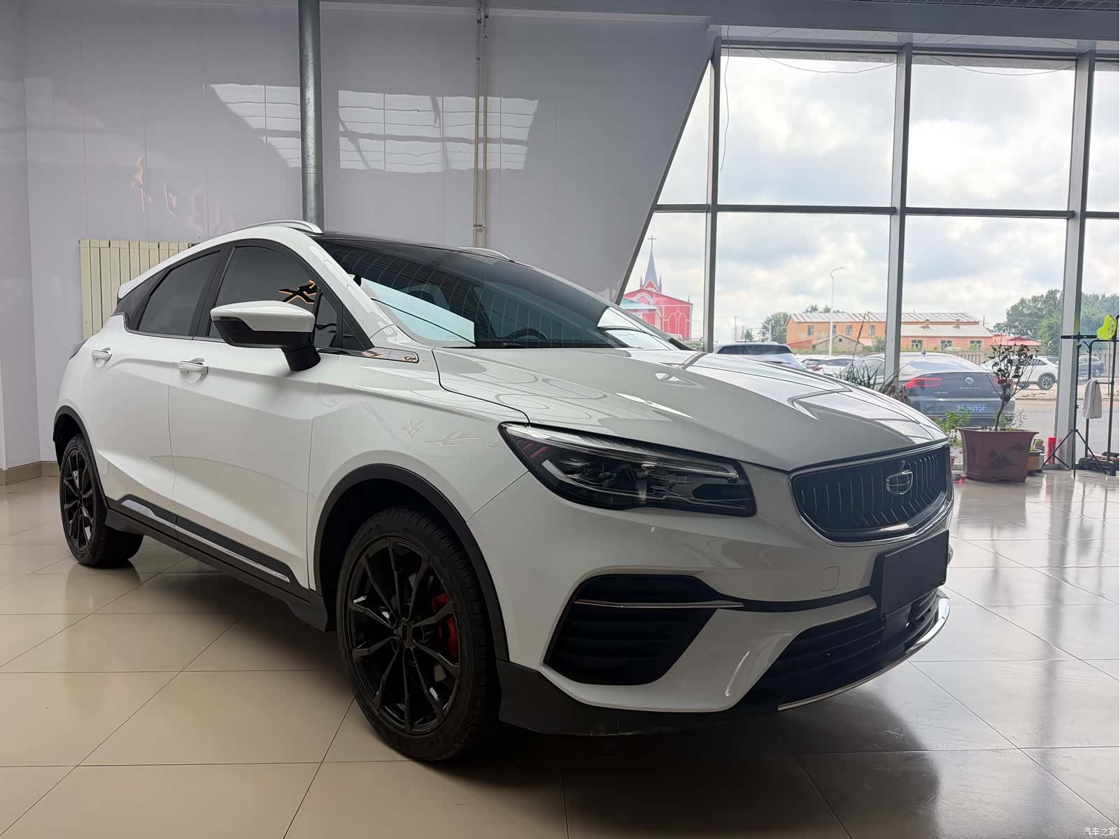 Geely Emgrand, 2022 3