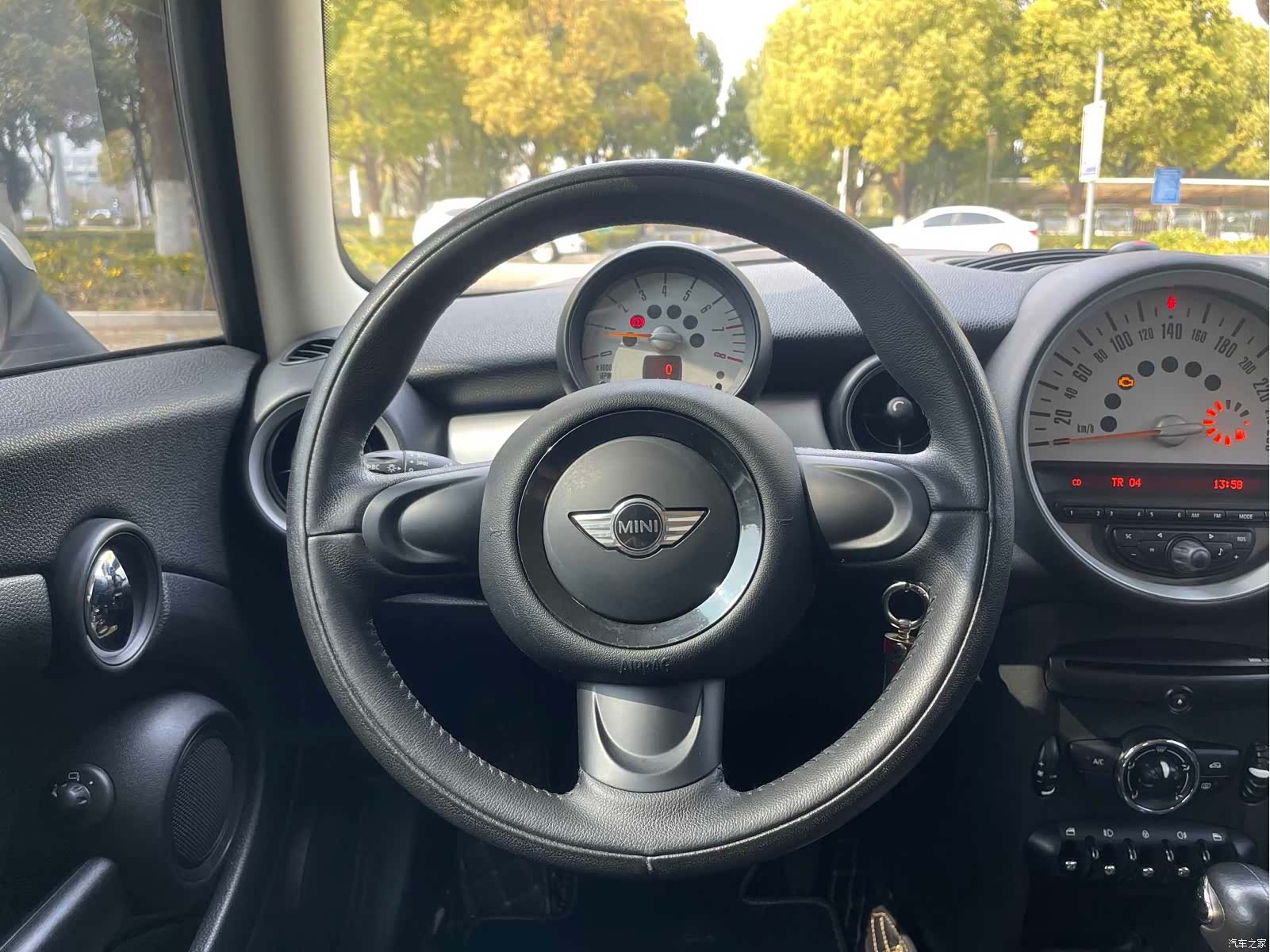 Mini ONE, 2013 16