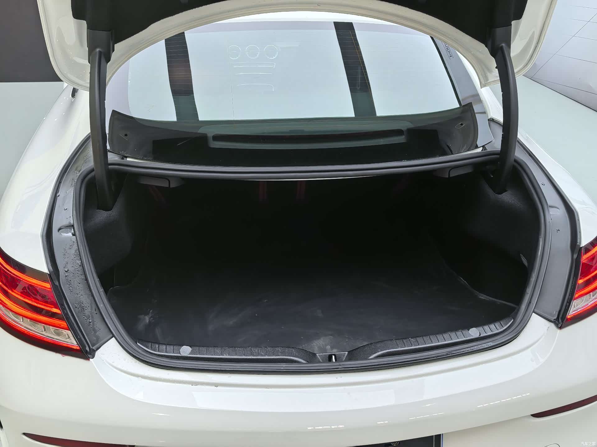 Mercedes-Benz C-Class, 2021 12