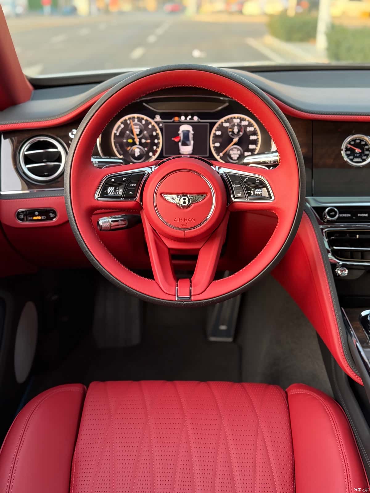 Bentley Flying Spur, 2023 30