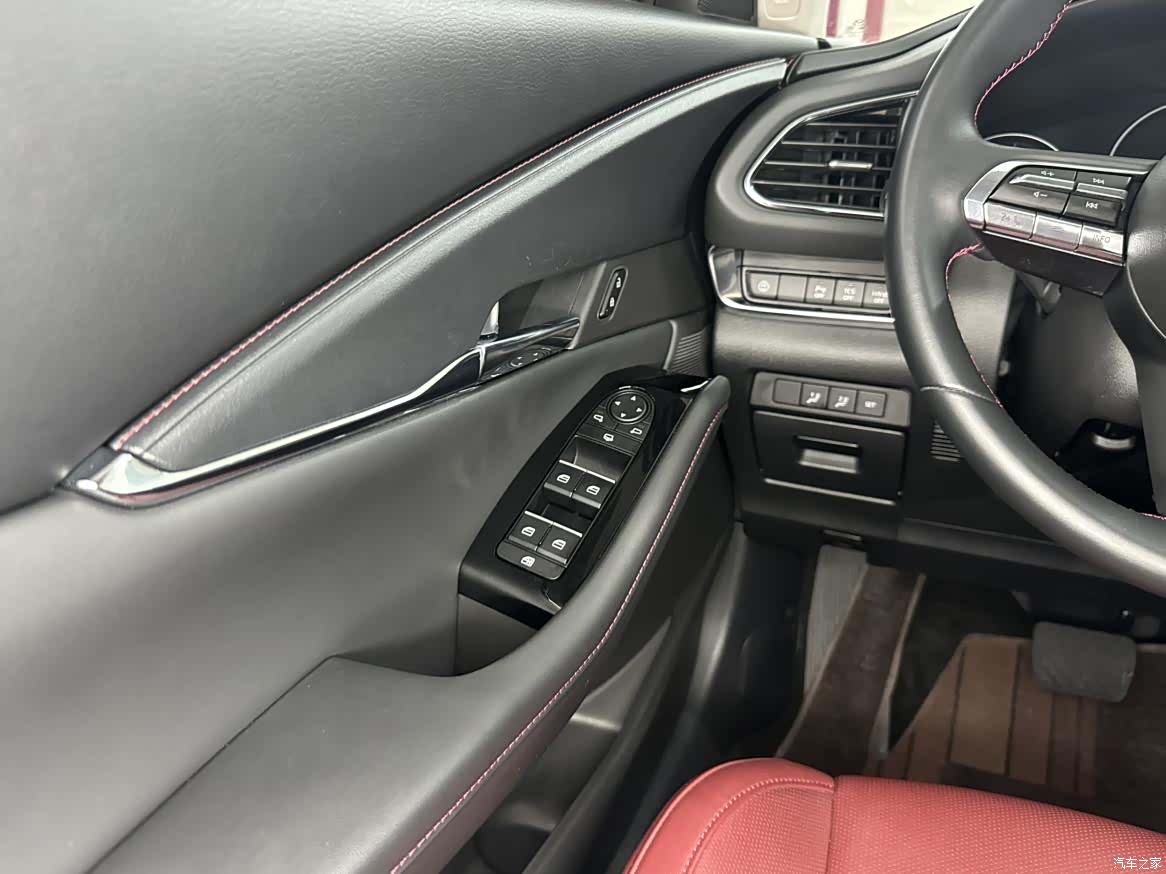 Mazda CX-30, 2022 24