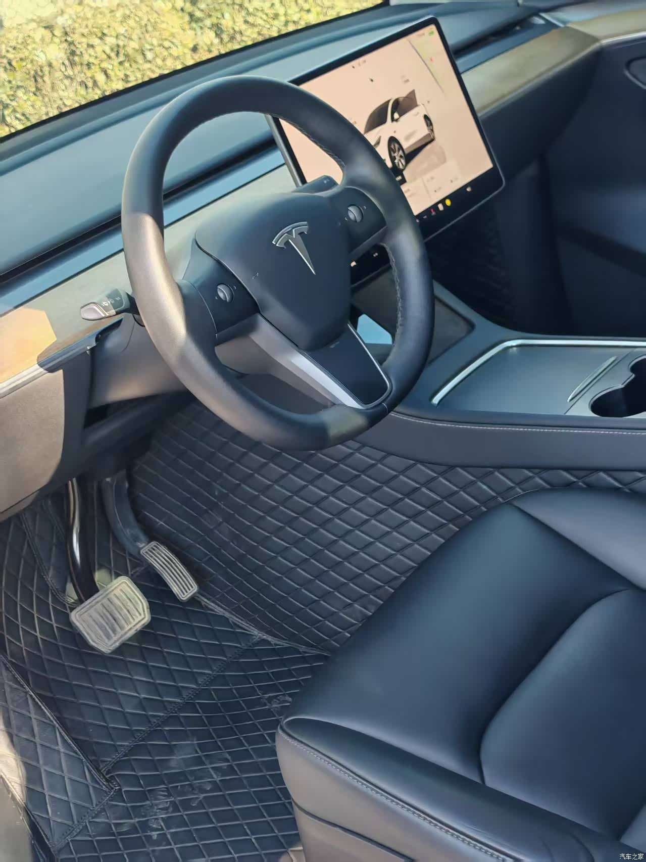 Tesla Model Y, 2022 4