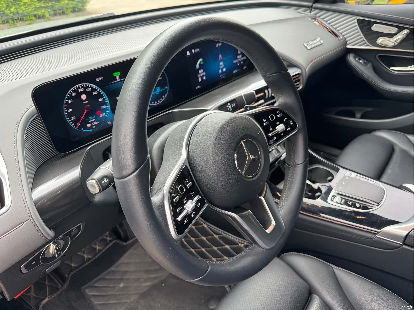 Mercedes-Benz EQC, 2021 10