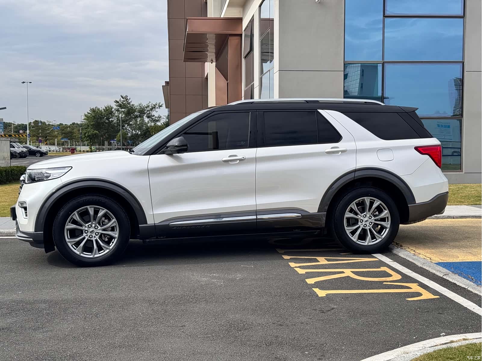 Ford Explorer, 2021 4