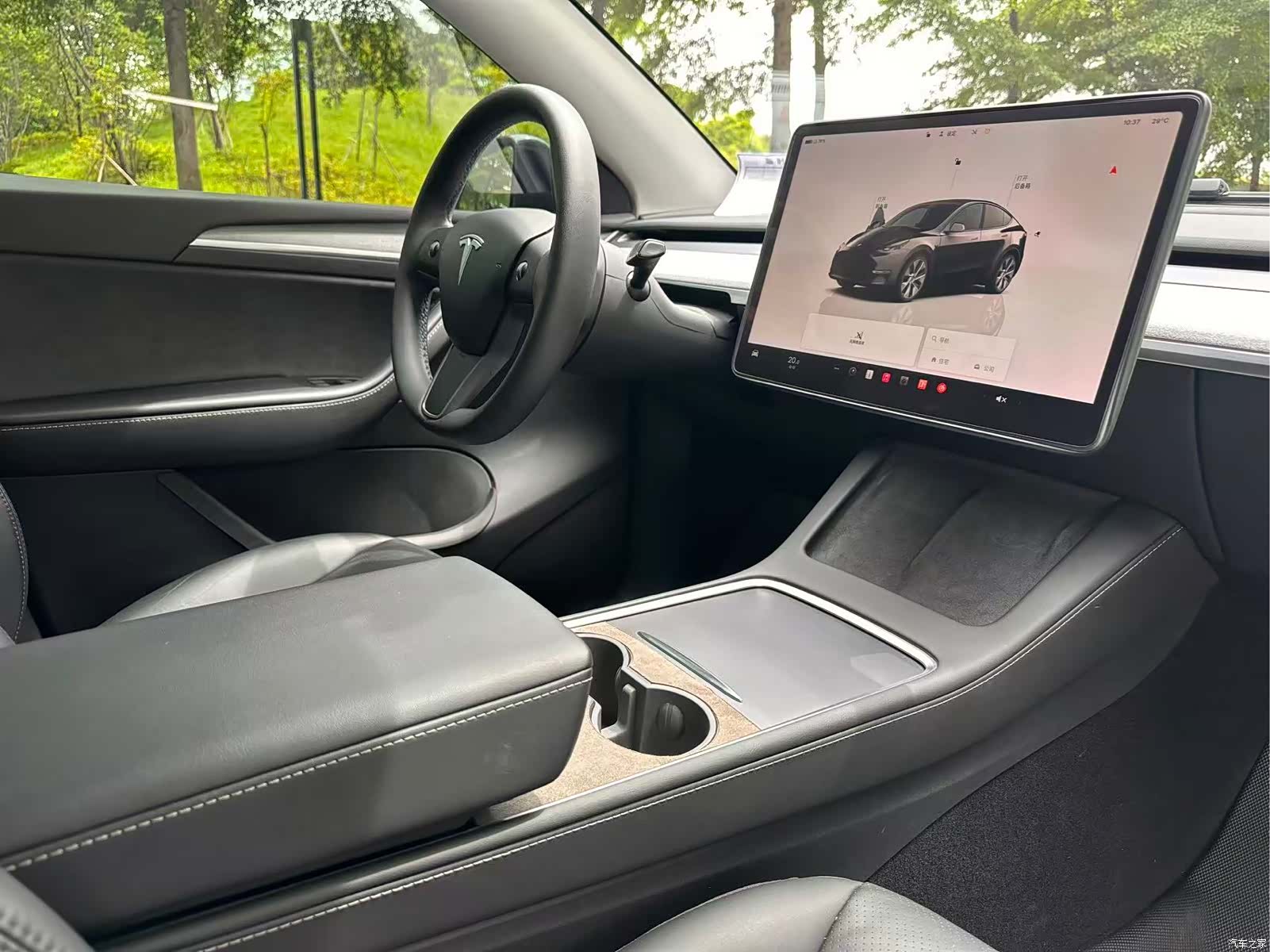 Tesla Model Y, 2024 10