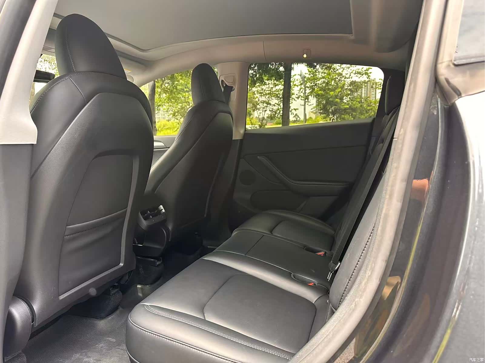 Tesla Model Y, 2024 12