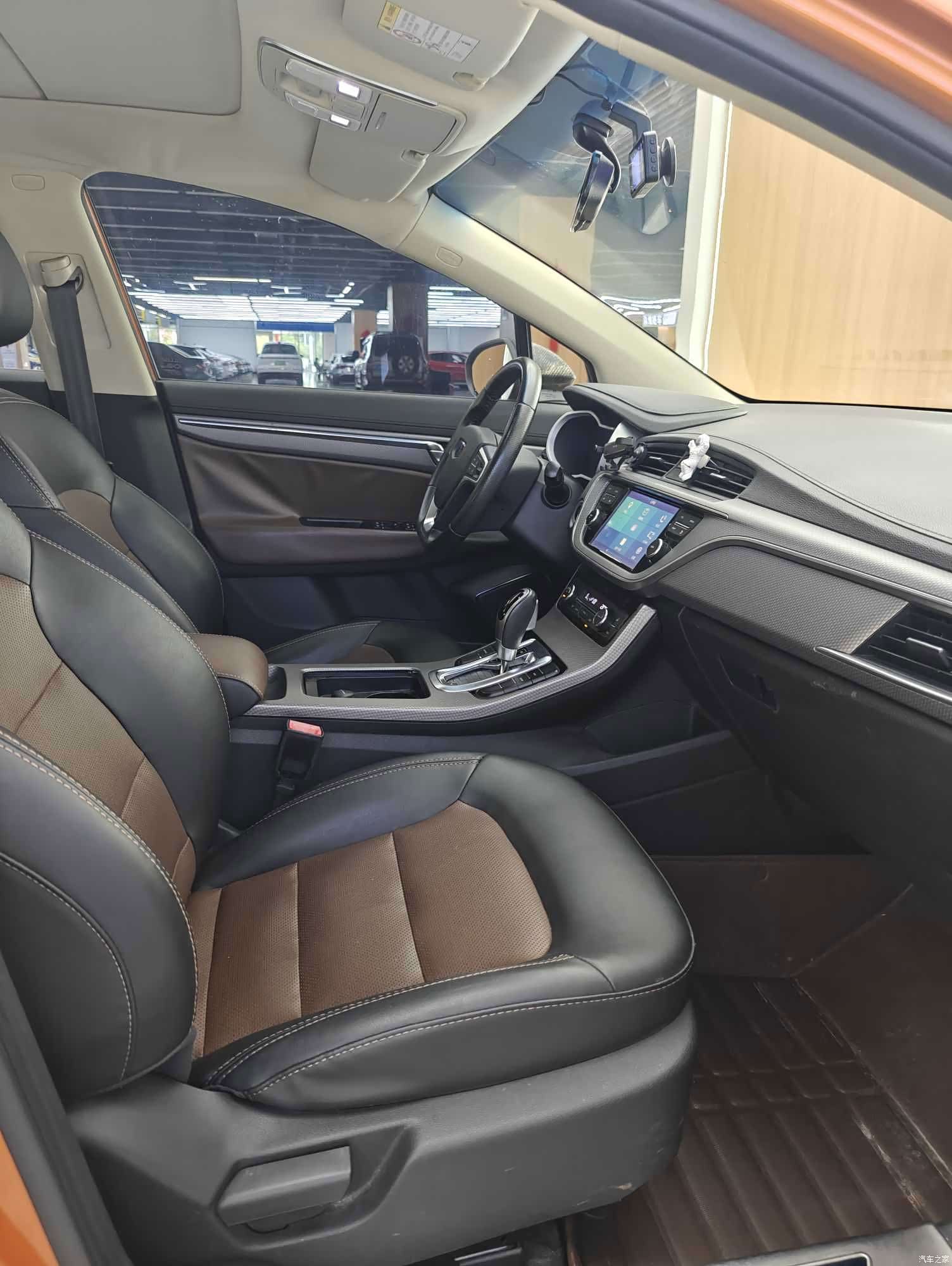Geely Emgrand, 2016 10