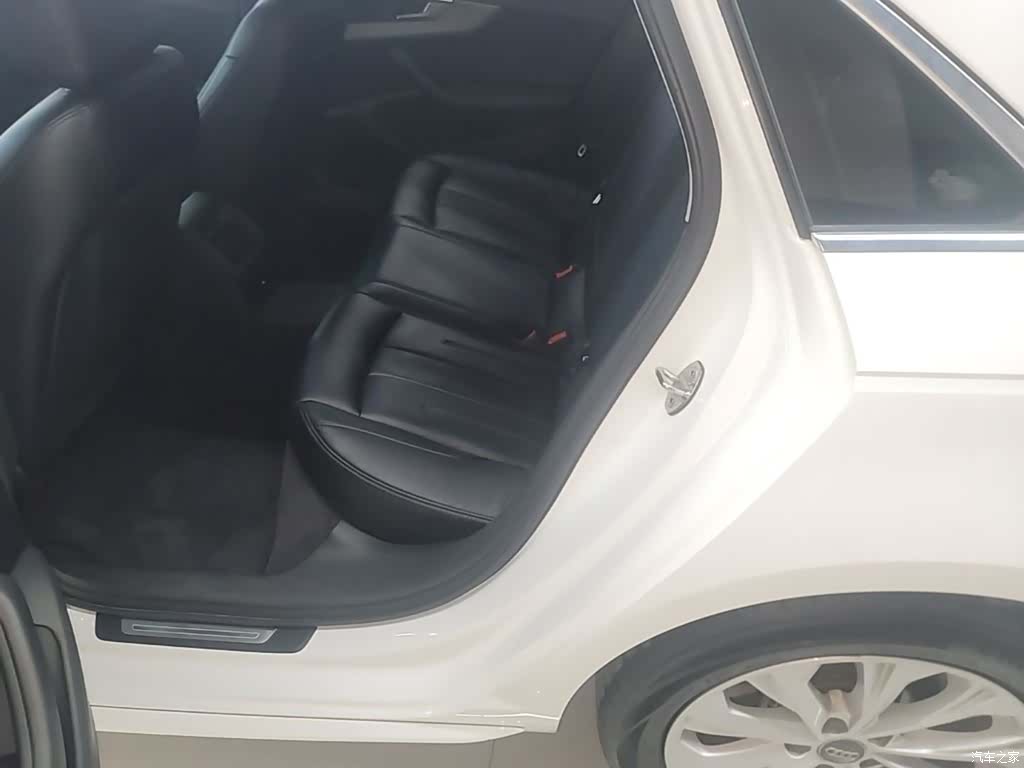 Audi A4L, 2019 17