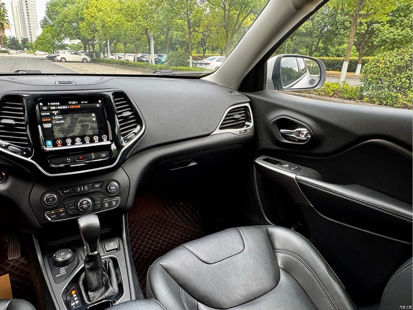 Jeep Cherokee, 2019 9
